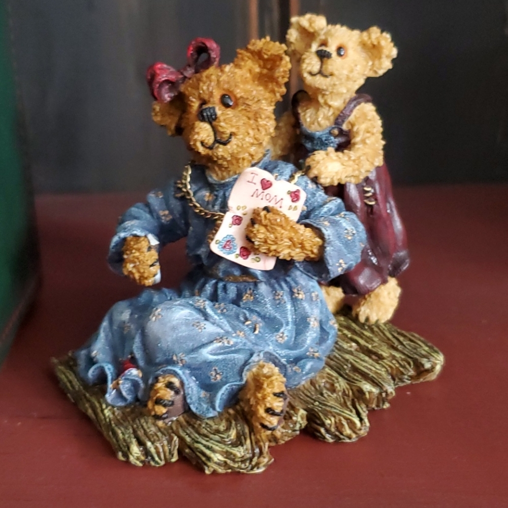 SPECIAL EDITION Karen Everymom and Jewel...One of